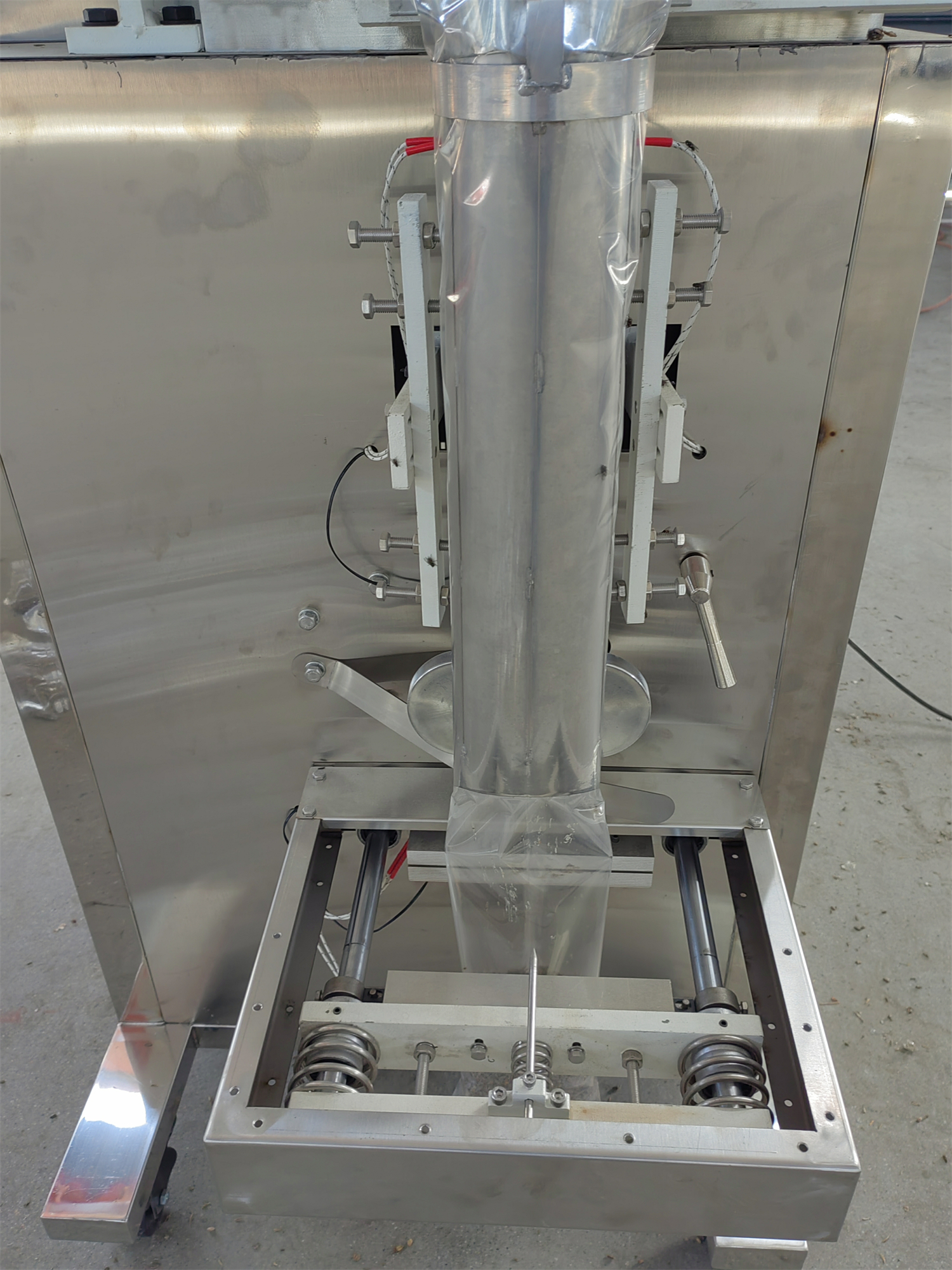 Automated Morel Nutrient Soil Packaging Machine - Image 7