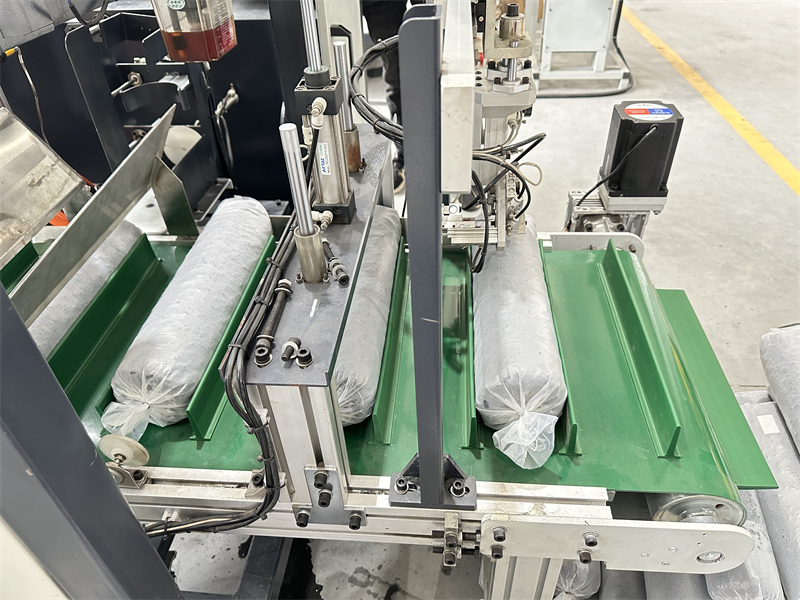 Automatic Shiitake Bagging Clipping Machine With Bag Making - Image 9