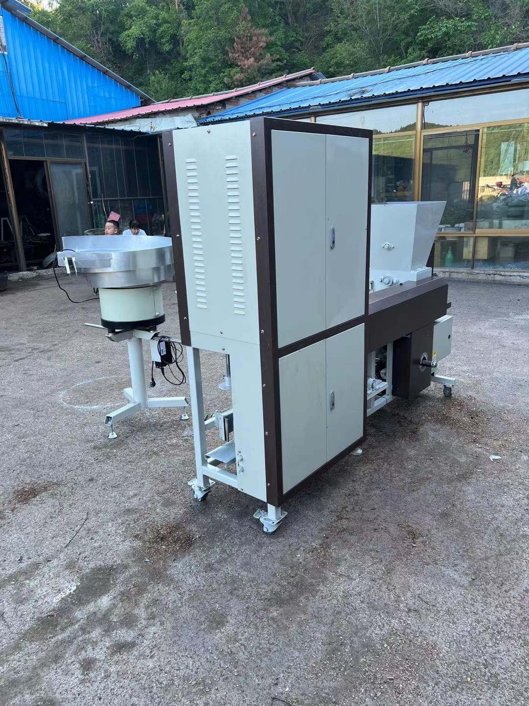 Mushroom Bagging Machine with Inoculation Stick Feeding Inserting Equipment - Image 4