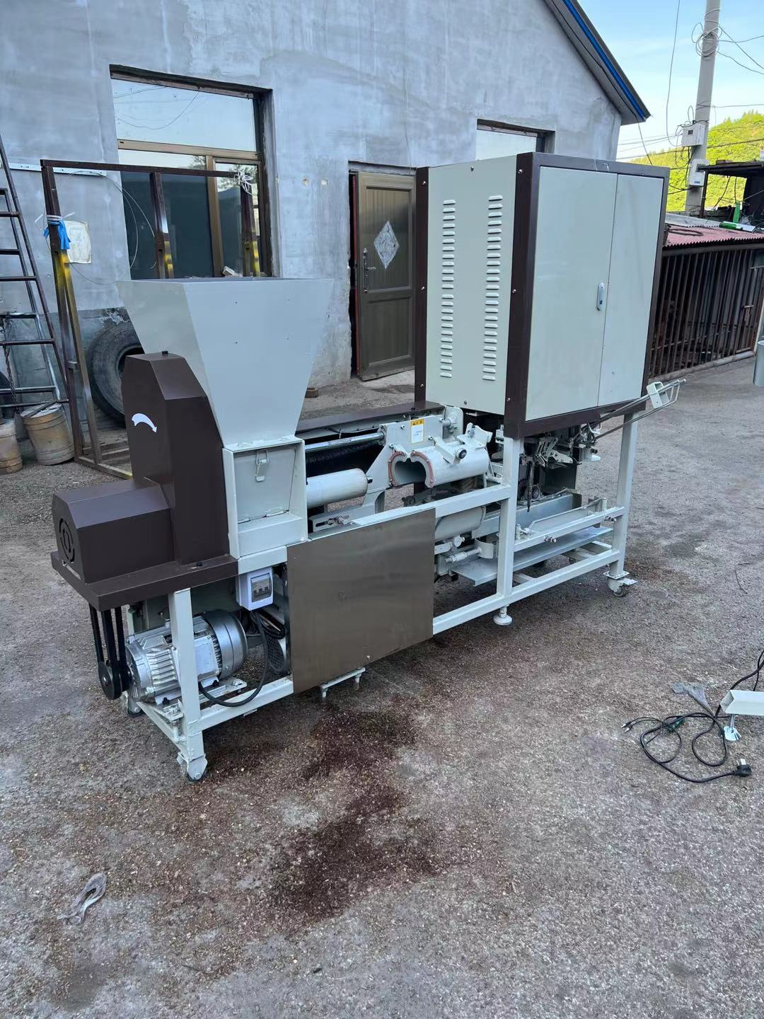 Mushroom Bagging Machine with Inoculation Stick Feeding Inserting Equipment - Image 3